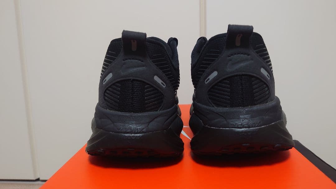 スパイク・シューズ NIKE VOMERO18