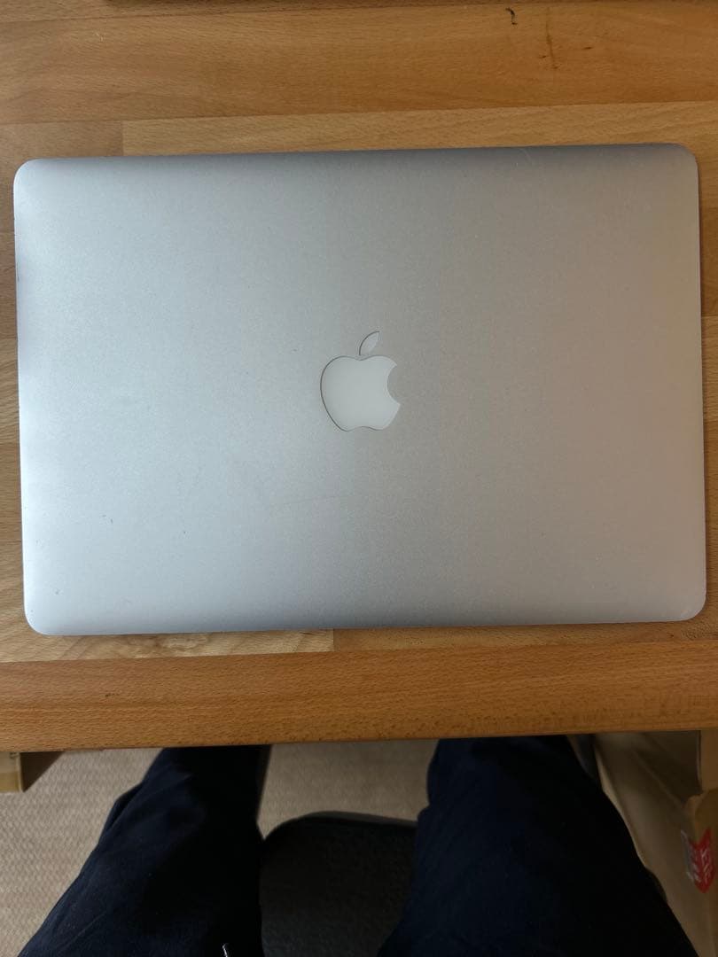 54.Apple　MacBook Air （１３インチ　　2017年）