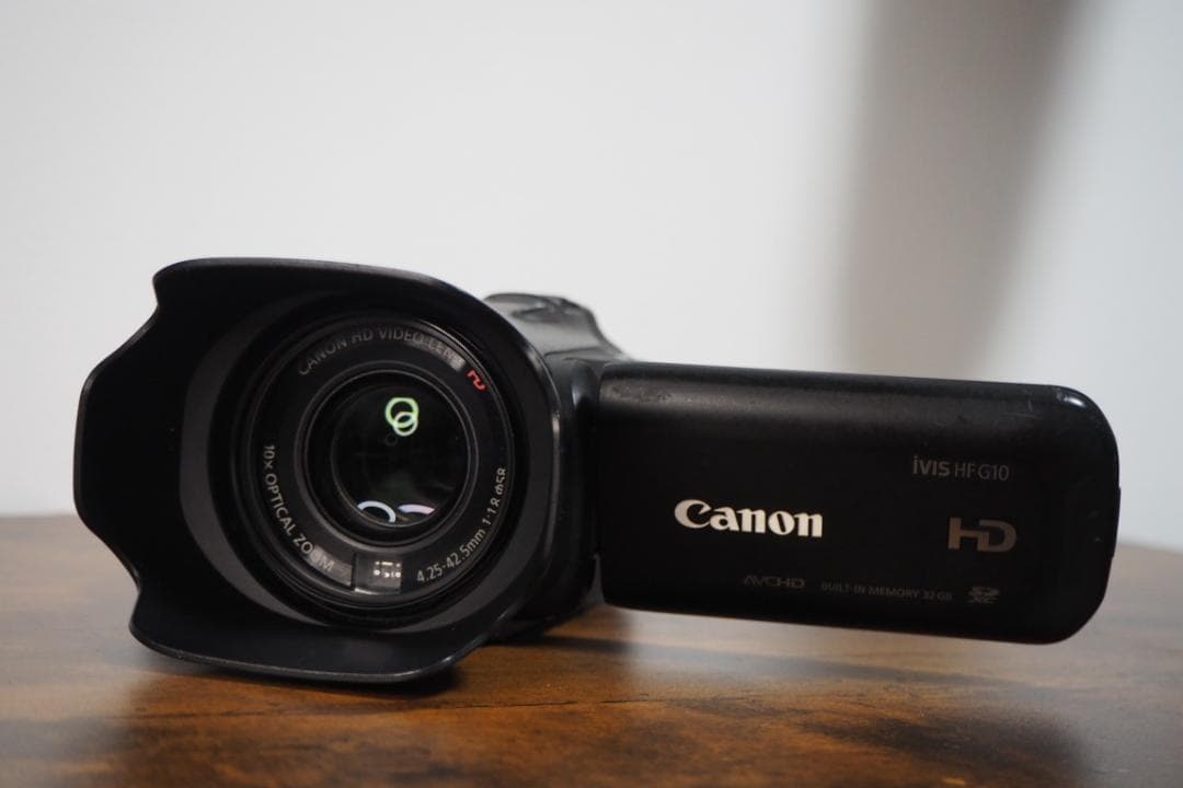 s*3様 【付属品多数】キャノン ビデオカメラ iVIS HF G10 11年製