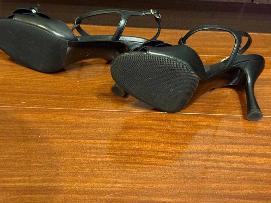 CHANEL ブラックサンダル カメリア