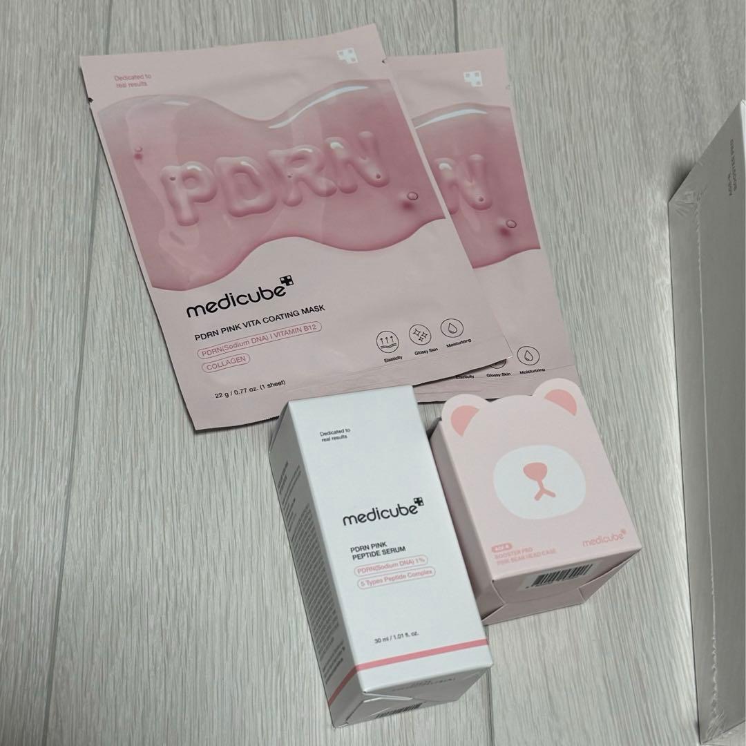 メディキューブ　ブースタープロ　美顔器　ピンク