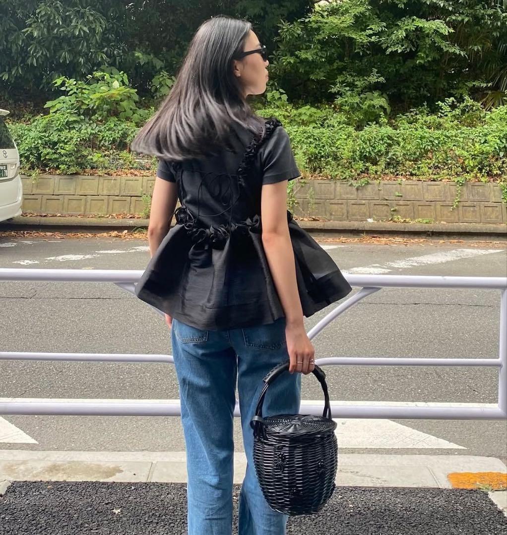 年末SALE！美品Bibiy ブラック ペプラムビスチェF