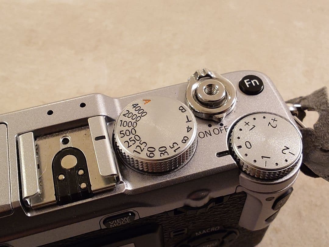 Fujifilm X-E1 ミラーレス一眼カメラ