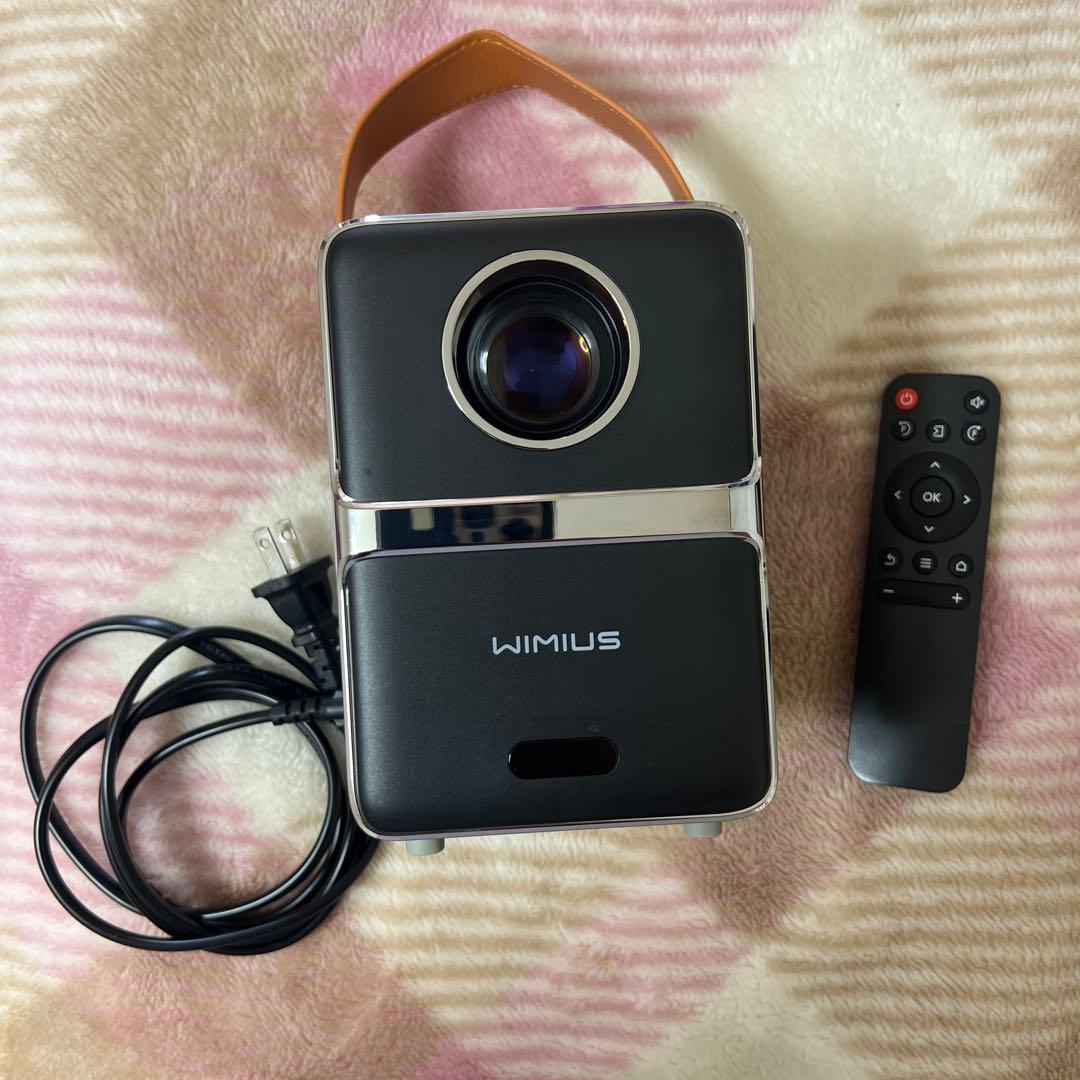 WIMIUS ミニプロジェクター本体 リモコン付き