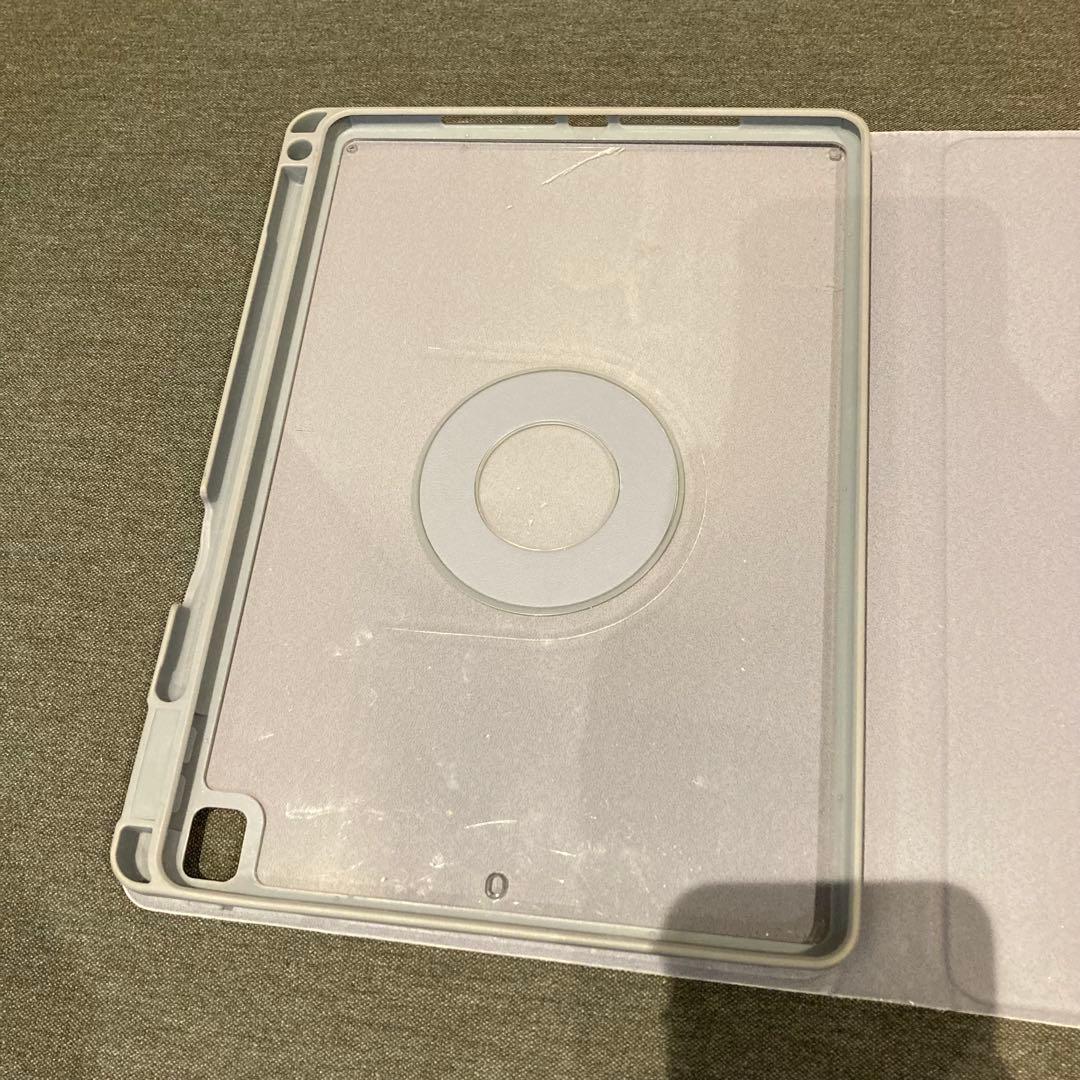 【6088】iPad A2198 32G 初期化済み　キーボード　カバー付き