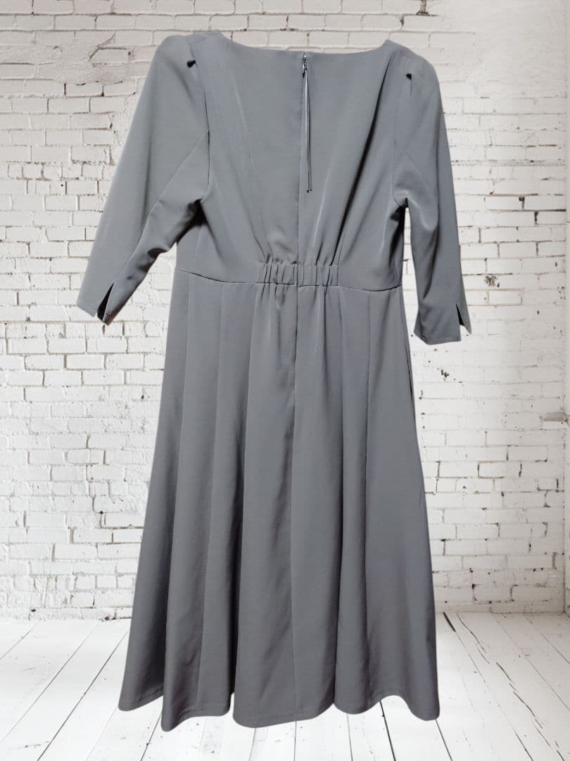 の　OVERE　オーバーイー　ベージュ　七分袖　ワンピース　96 新品