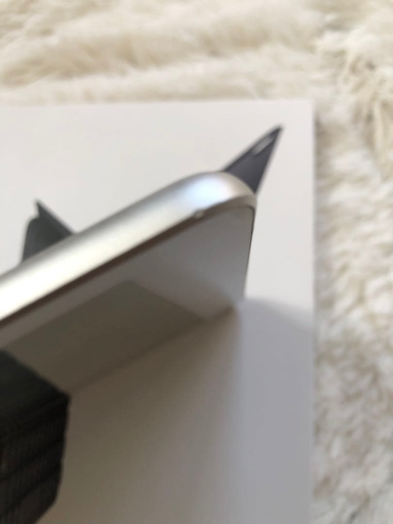 【完動品】iPad 第6世代 32GB SIMフリー 【すぐ発送】