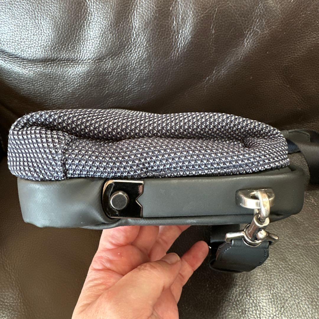 【美品】ARTPHERE グレー ショルダーバッグ