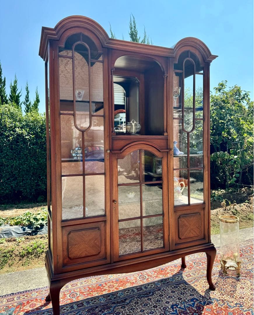 英国クラシック 高級ガラスキャビネット 美品 アンティーク調　西洋家具 飾り棚