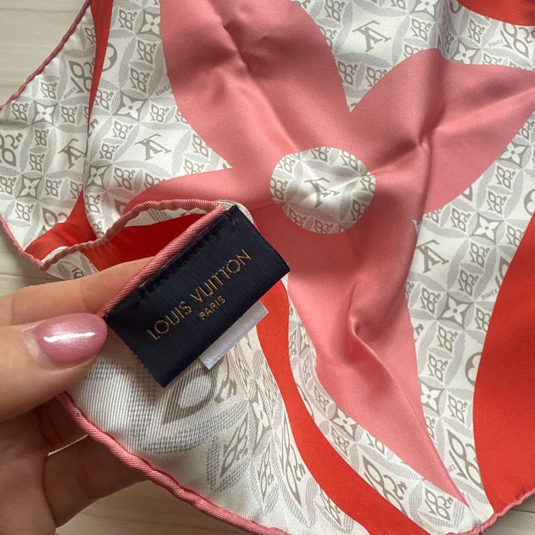 Louis Vuitton シルクハンカチ ピンク レッド