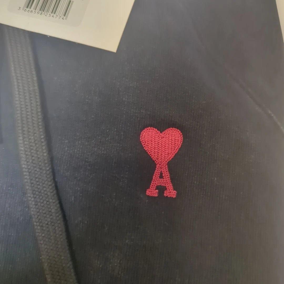 【新品】AMI PARIS フルジップパーカー　黒　Sサイズ　QRコード認証