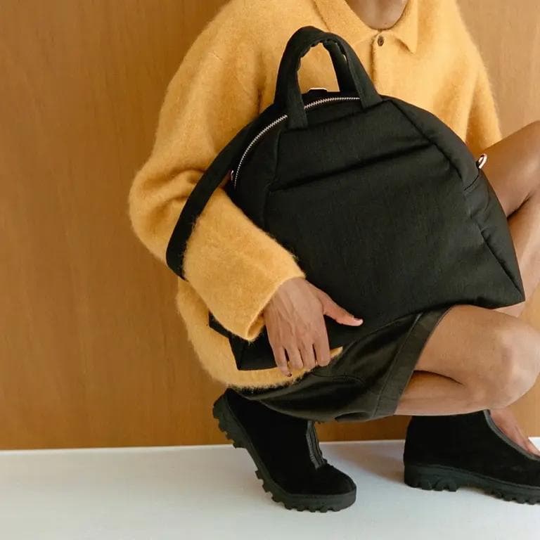 美品 ITTIイッチ Annie Puffer Madison Bag ブラック