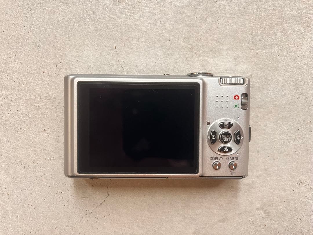 LUMIX DMC-FX37 シルバー