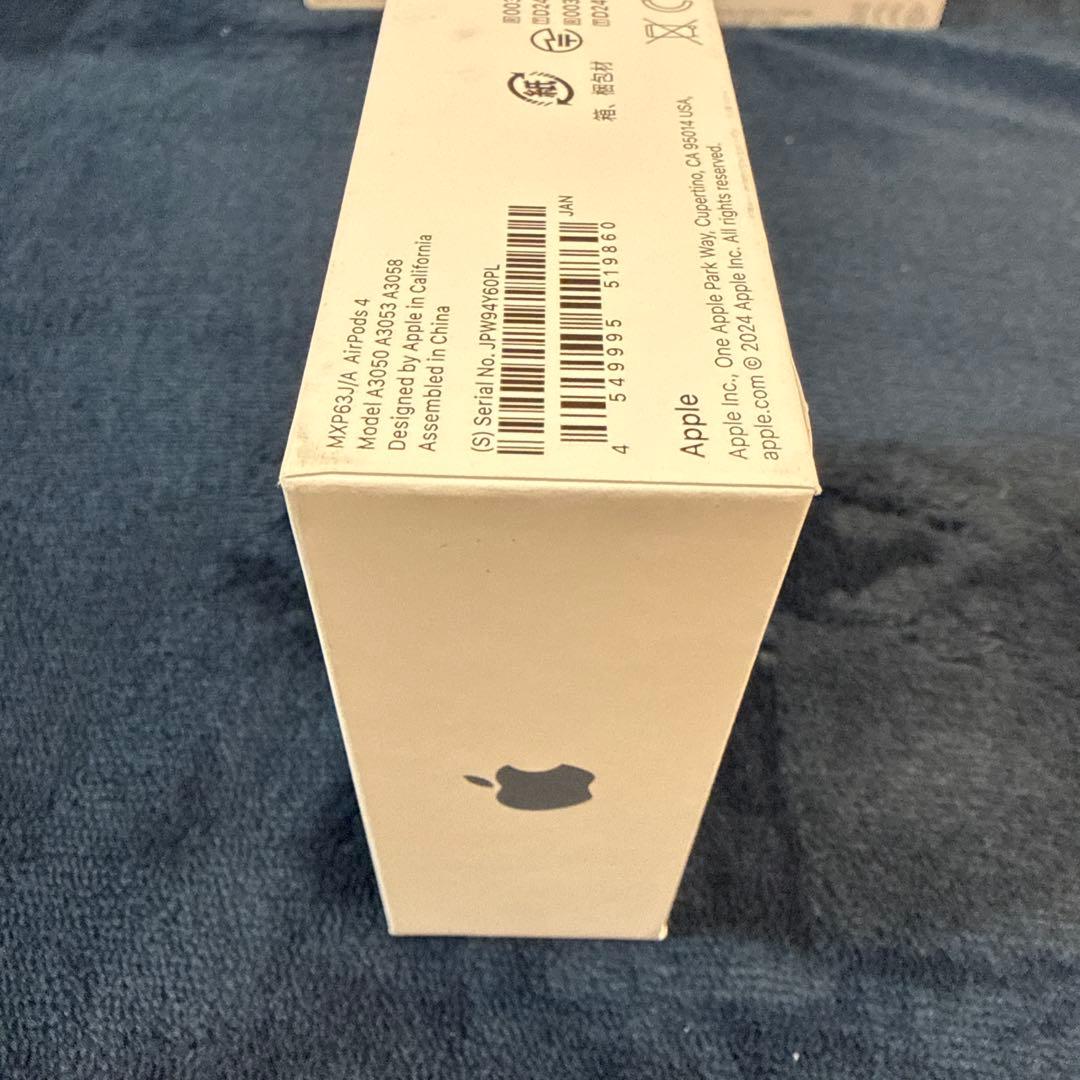 Apple AirPods 4 本体 USB-C充電ケース付き【新品・未開封】