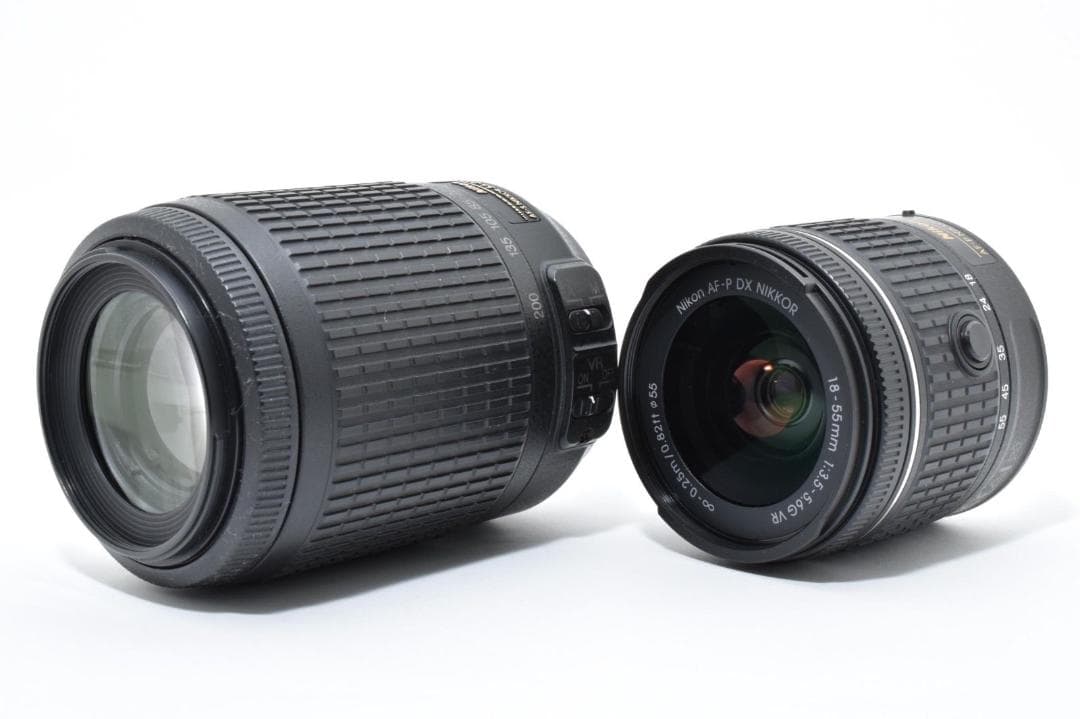 美品 ニコン NIKON D5600 ダブルズームキット デジタル一眼レフカメラ