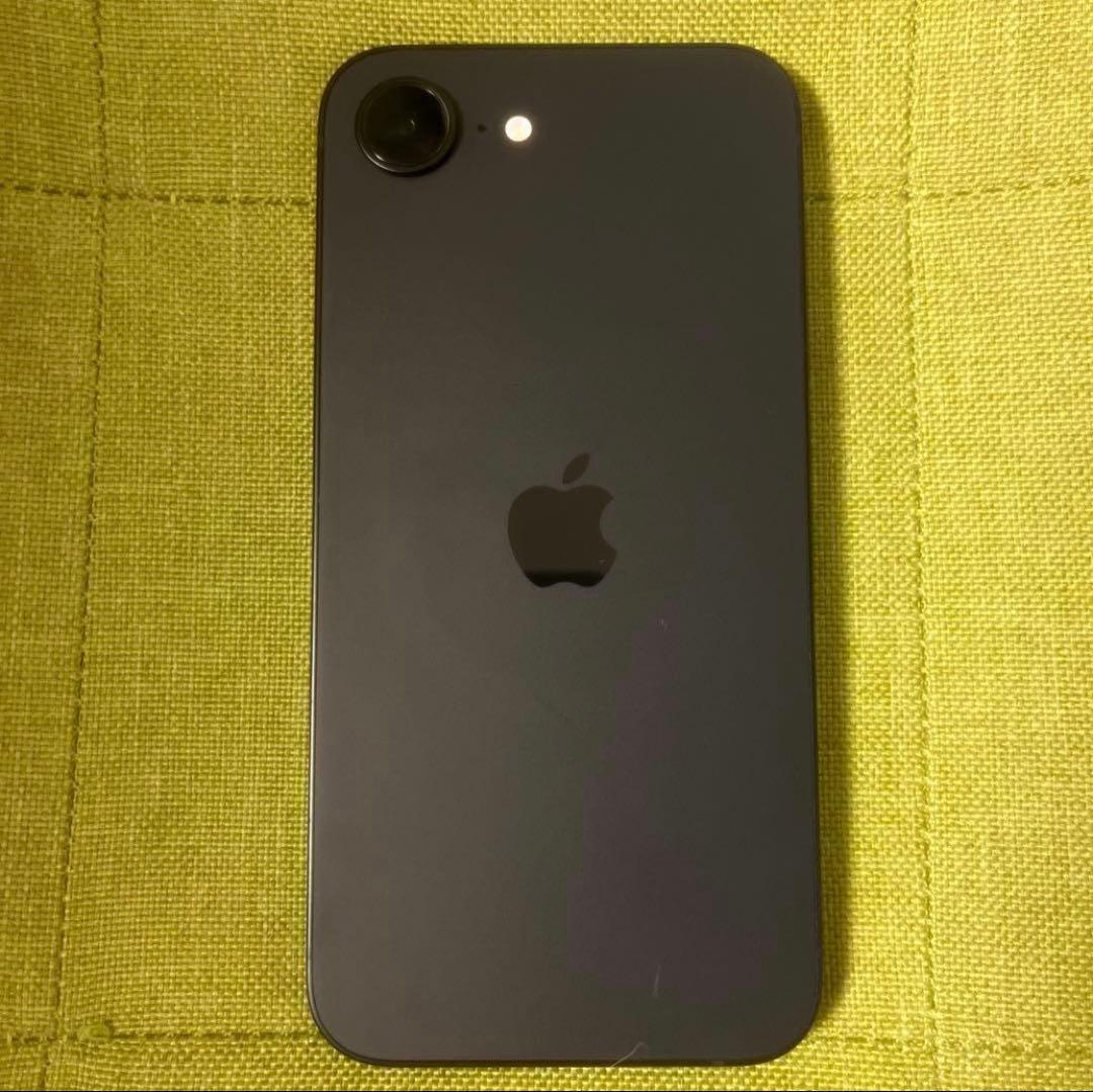 あ*ん様 Apple iPhone 16e 128GB 美品 ブラック US版