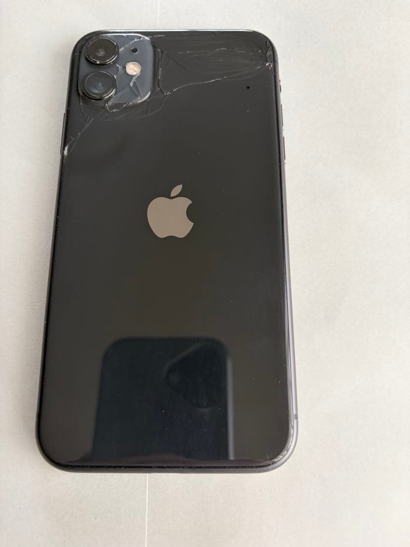 iPhone11 ブラック　128GB 本体