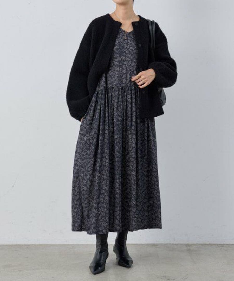 BEARDSLEYビアズリー リーフプリントギャザーワンピース　花柄