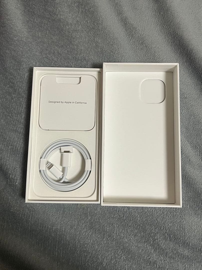 Apple iPhone 13 ホワイト スターライト 本体