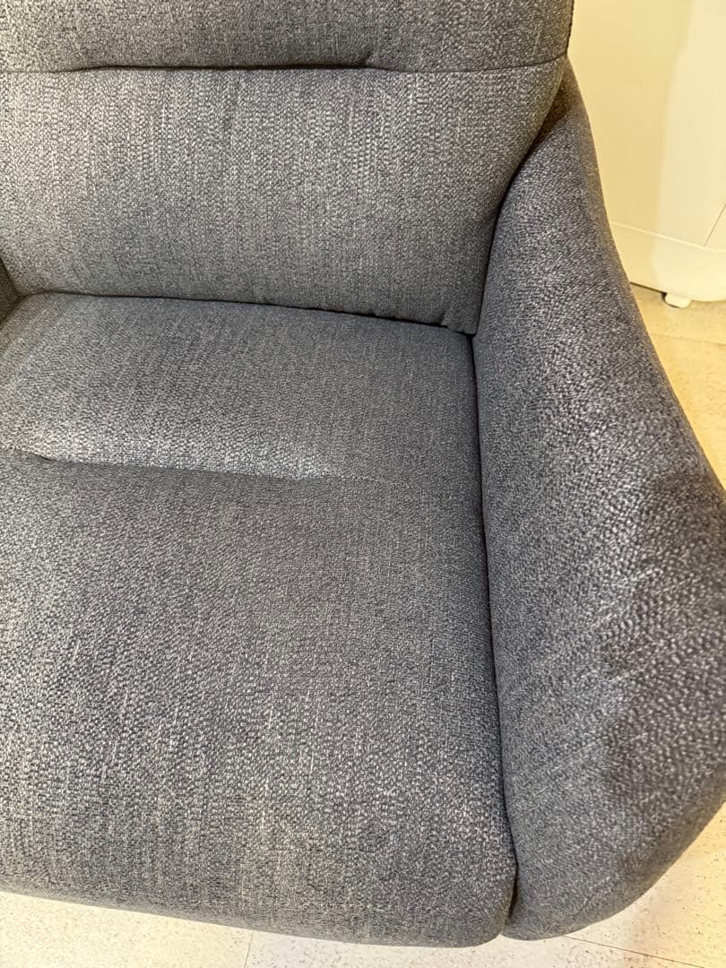 こ*じ様 [送料込] 2023年冬購入 ニトリ電動1人掛けソファ グレー ファブ