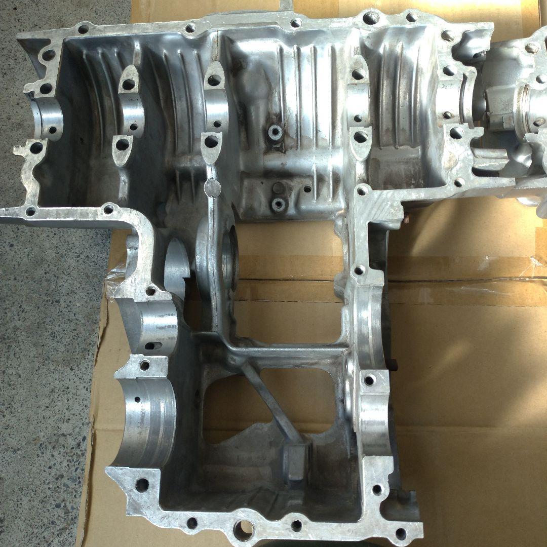 CB400F クランクケース難あり