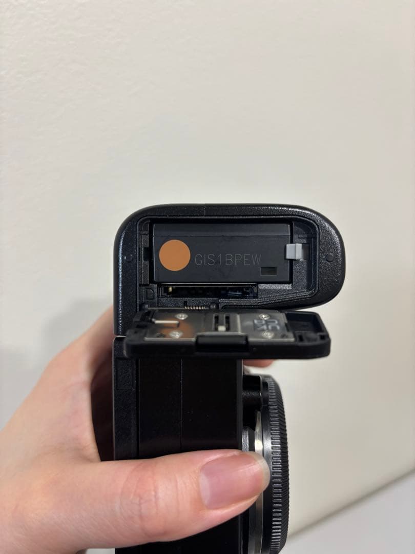 【箱あり美品】Fujifilm X-S10ミラーレス一眼カメラ本体