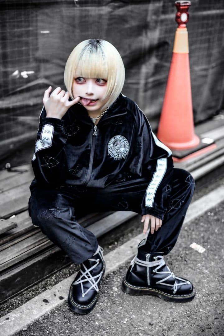 GALFY×KRY ぴかぴかラインストーン ジャージセットアップ 黒×ホワイト