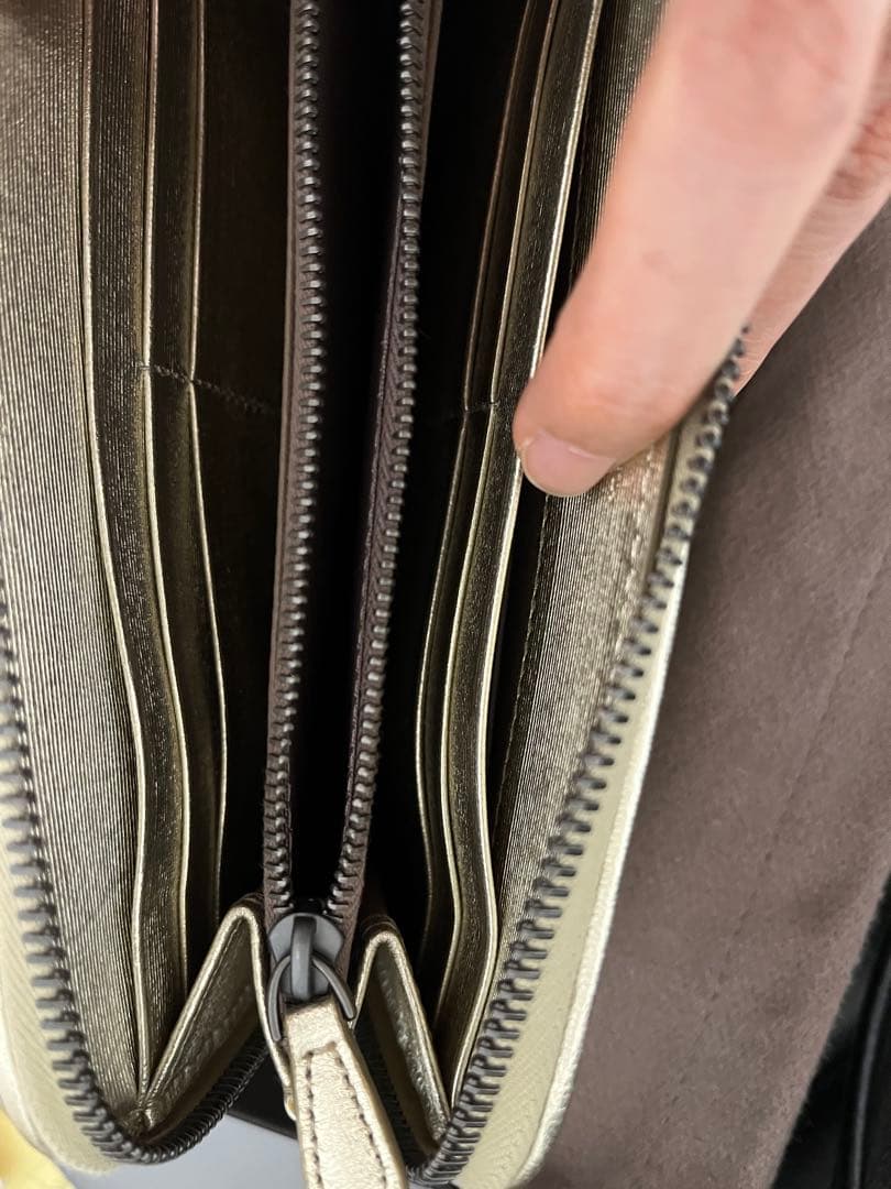Bottega Veneta 幸運のゴールド長財布
