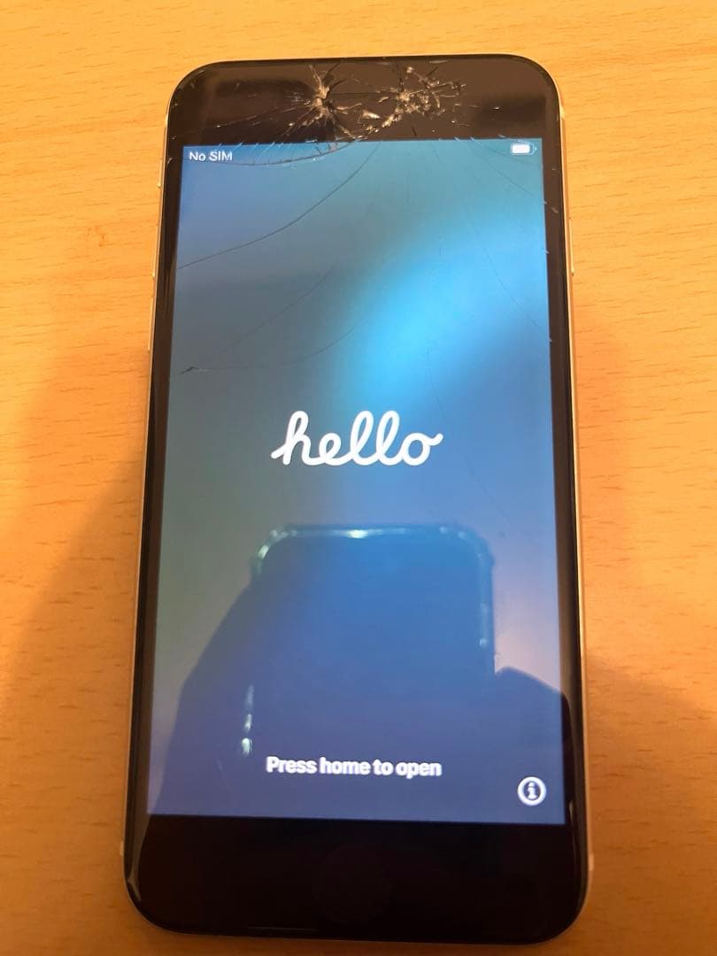 iPhone SE3 64GB ホワイト