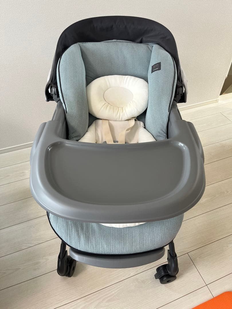 【ほぼ新品】コンビ ホワイトレーベル ネムリラ AUTO SWING