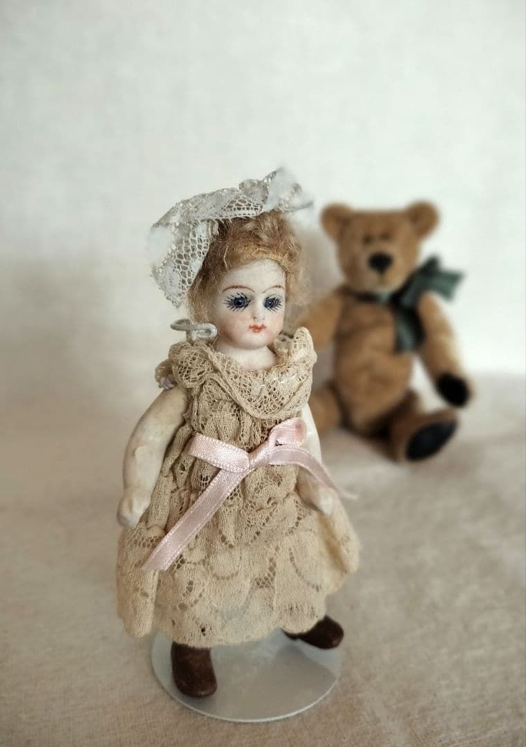 ③アンティーク　ミニョネット　ビスクドール