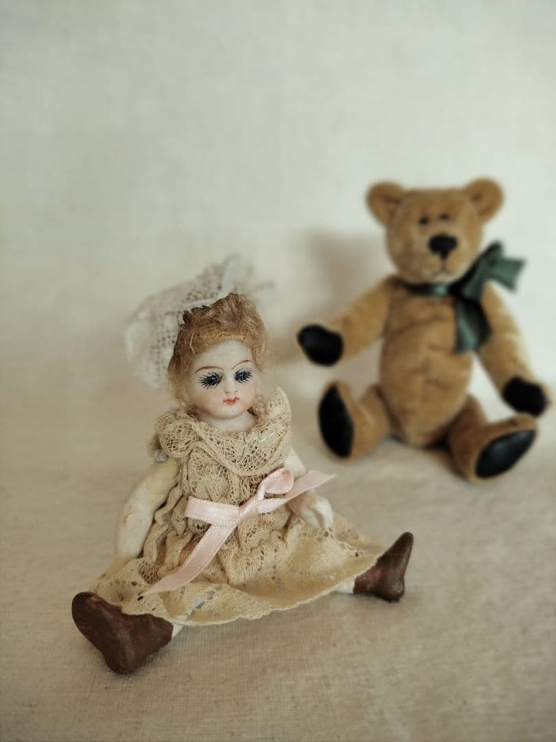 ③アンティーク　ミニョネット　ビスクドール