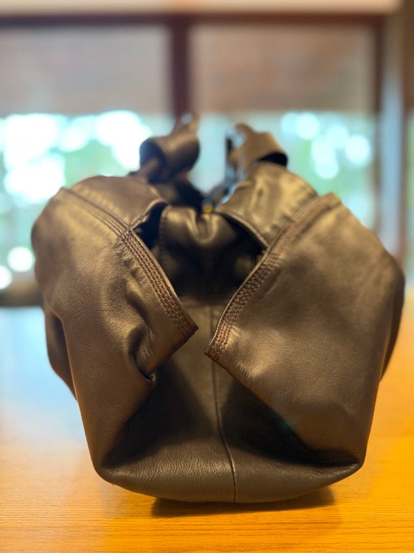 ロエベ　ナッパアイレ