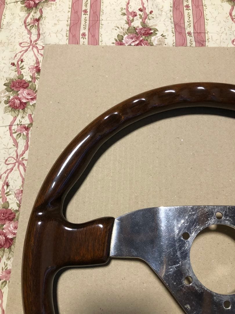 momo ウッドステアリング　中古品