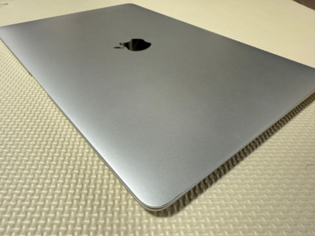 MacBook Air M1 13.3インチ　メモリ16GB　SSD512GB