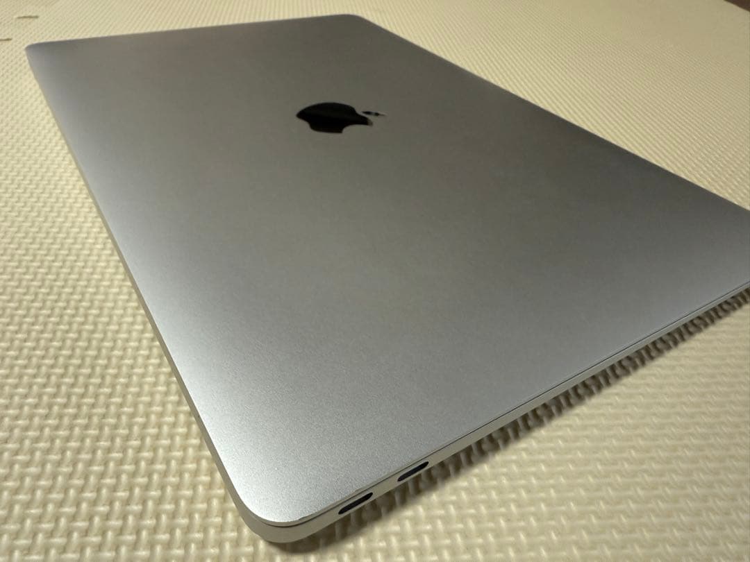 MacBook Air M1 13.3インチ　メモリ16GB　SSD512GB