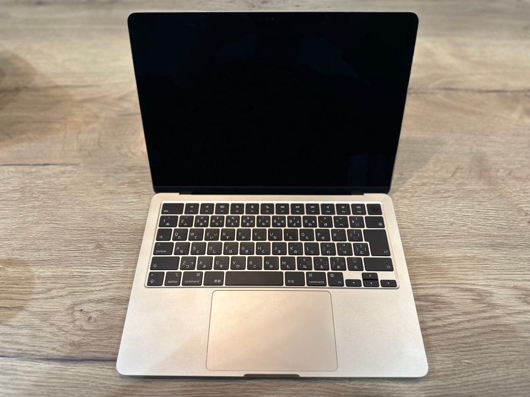 Apple M2チップ搭載13インチMacBook Air 256GB