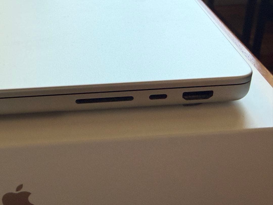 Apple MacBook Pro 2020 M1 チップ 16+512G