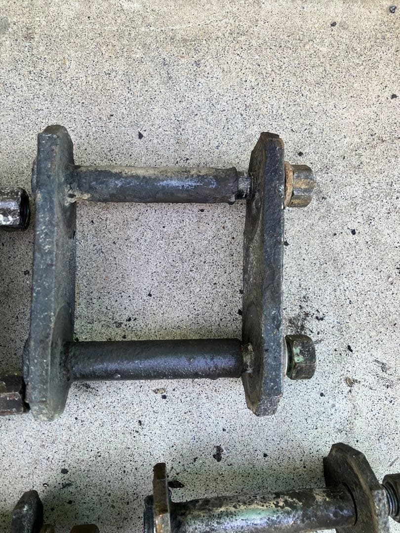 純正シャックル中古品4つセット、ランクル40