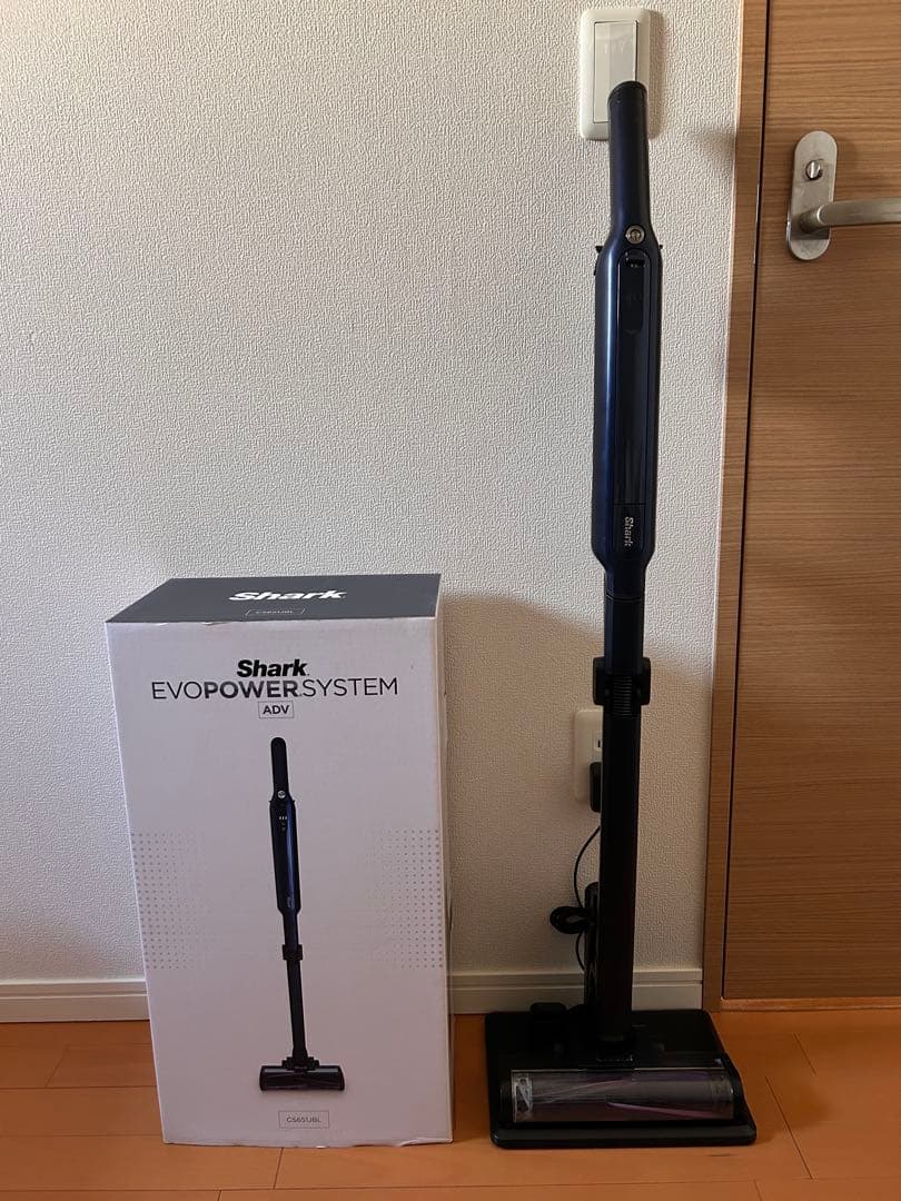 SHARK コードレスクリーナー CS651JBL