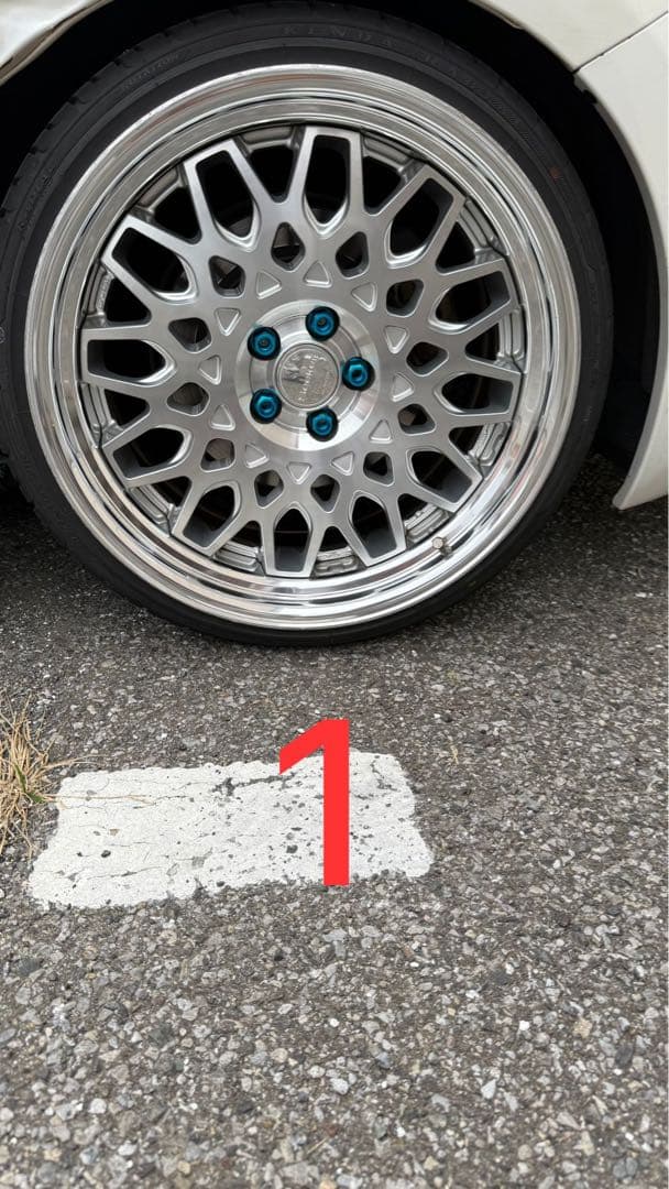 シーカー　18インチpcd100 5穴　4本