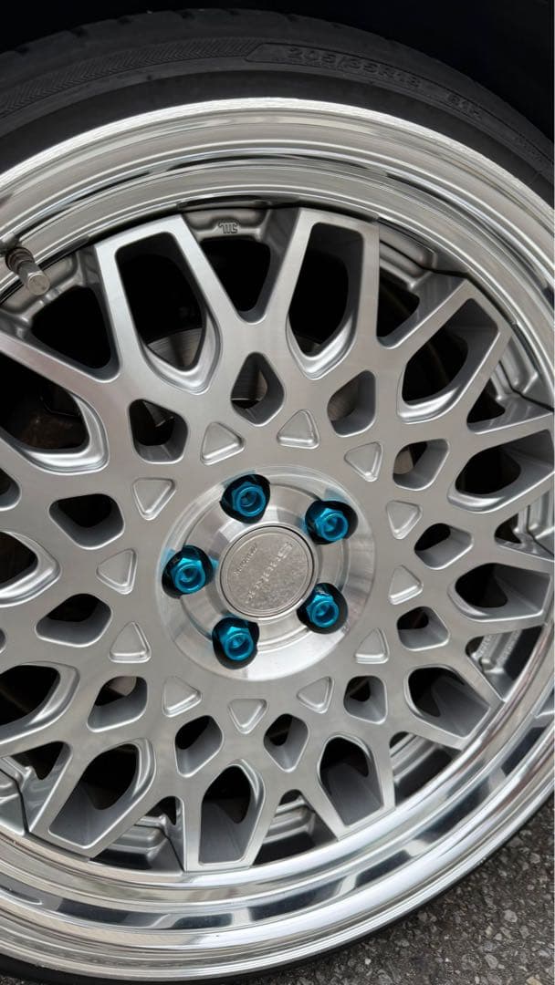 シーカー　18インチpcd100 5穴　4本