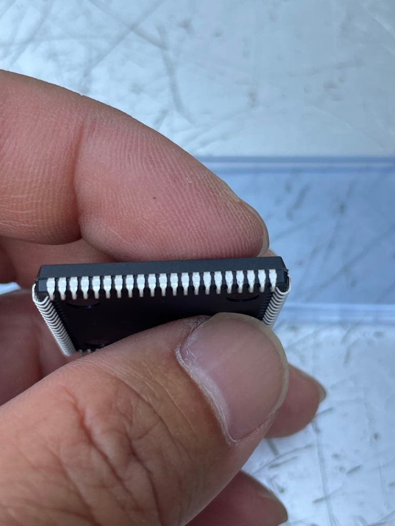 K61。RENESAS(50個)HD6473337CP16V新品同様未使用