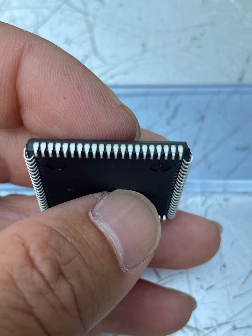 K61。RENESAS(50個)HD6473337CP16V新品同様未使用