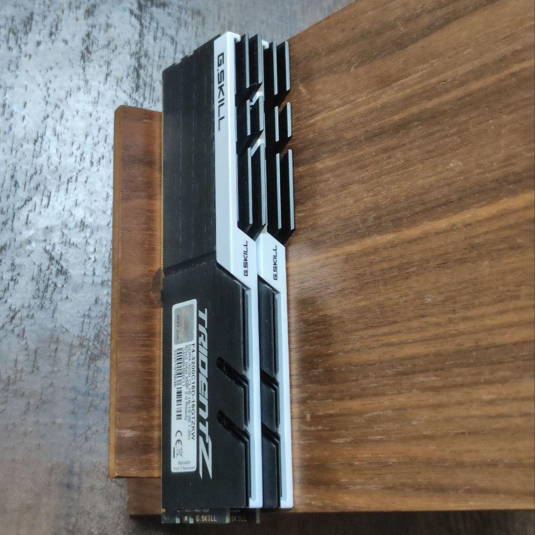 年始セール G.Skill TridentZ DDR4 3200MHz 16GB