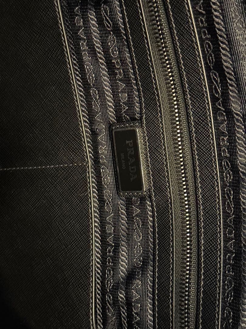 PRADA ブラック トートバッグ