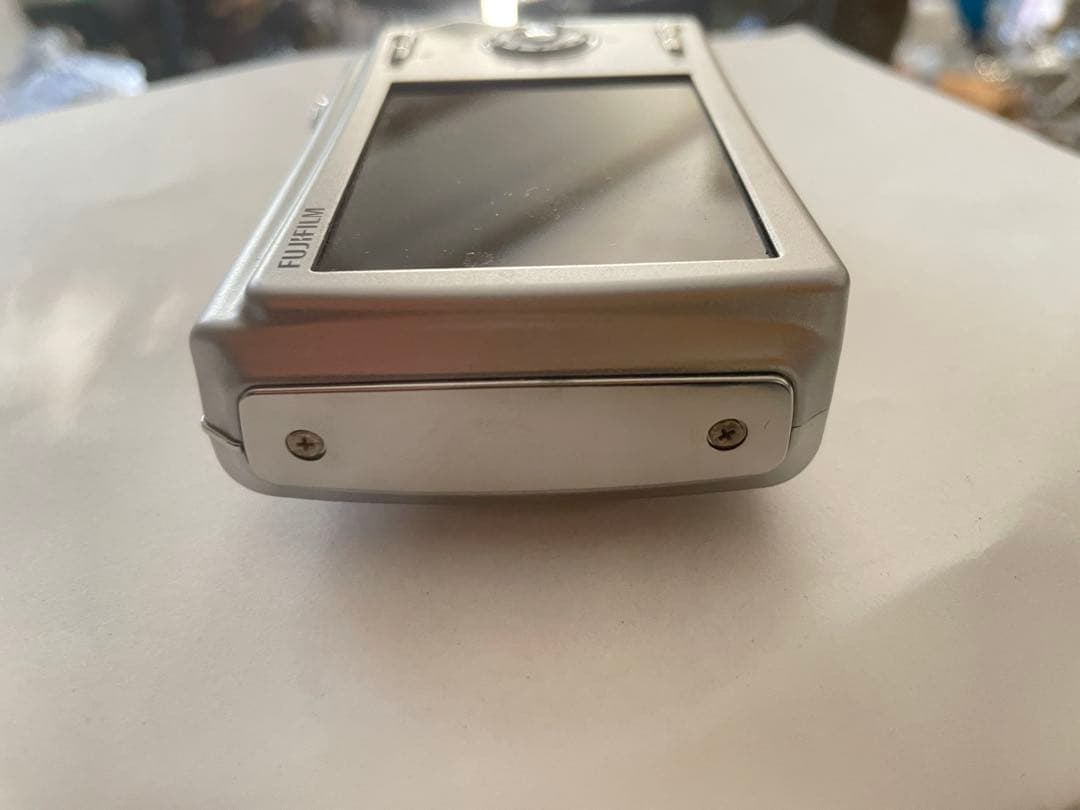 Fujifilm FinePix F100 デジタルカメラ