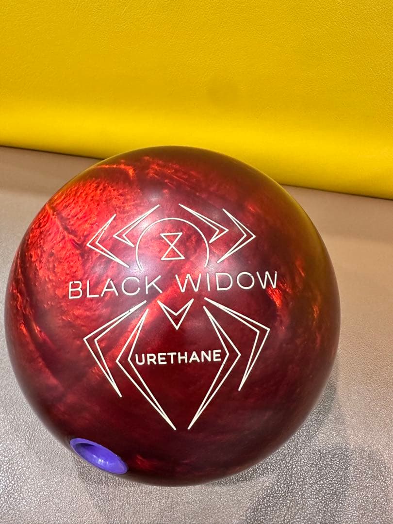 HAMMER BLACK WIDOWウレタンレッド ボウリングボール 14p