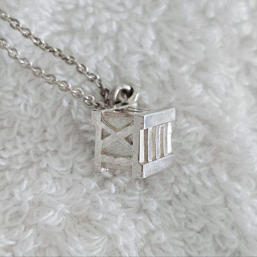 Tiffany & Co. シルバーアトラスキューブペンダント