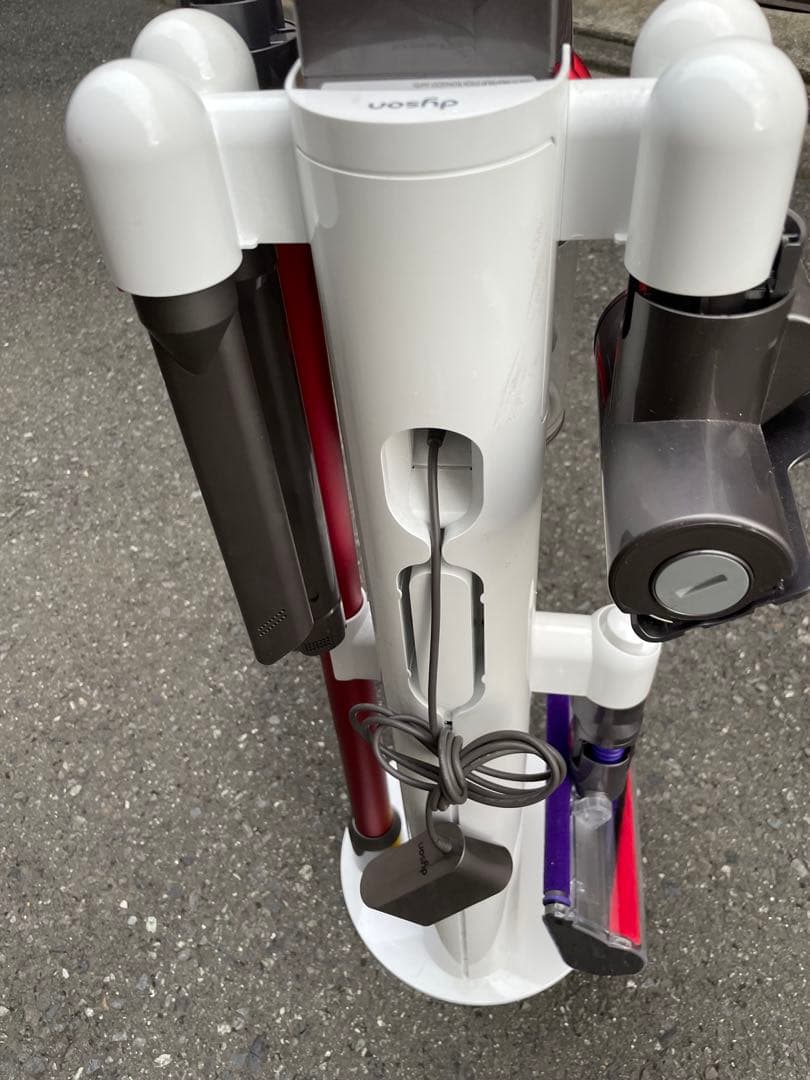 【直営店限定・美品】Dyson V10 サイクロン掃除機 専用ドック付｜動作良好